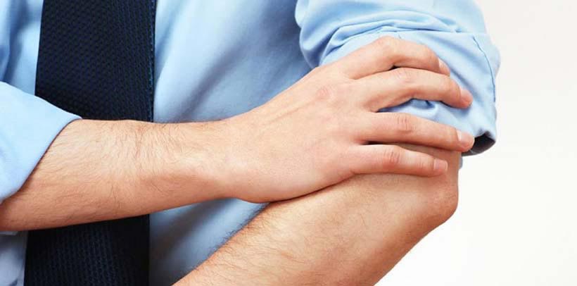 Як акуратно підкочувати рукави сорочки: три способи — ілюстрація